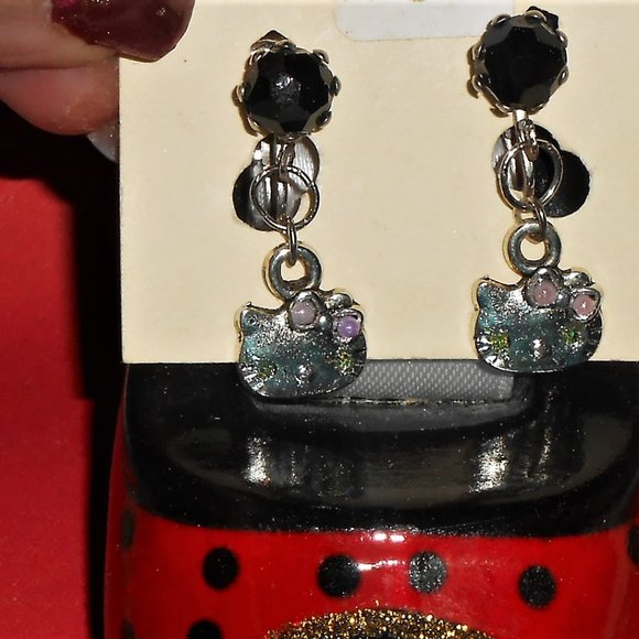 Stamped Sanrio Girl's Hello Kitty Clip Earrings - Picture 4 of 13